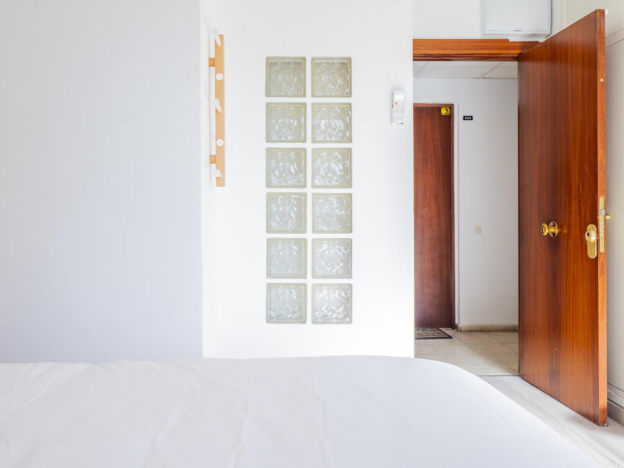 Cubo's Estudio Naciones 432 Only Adults Benalmadena