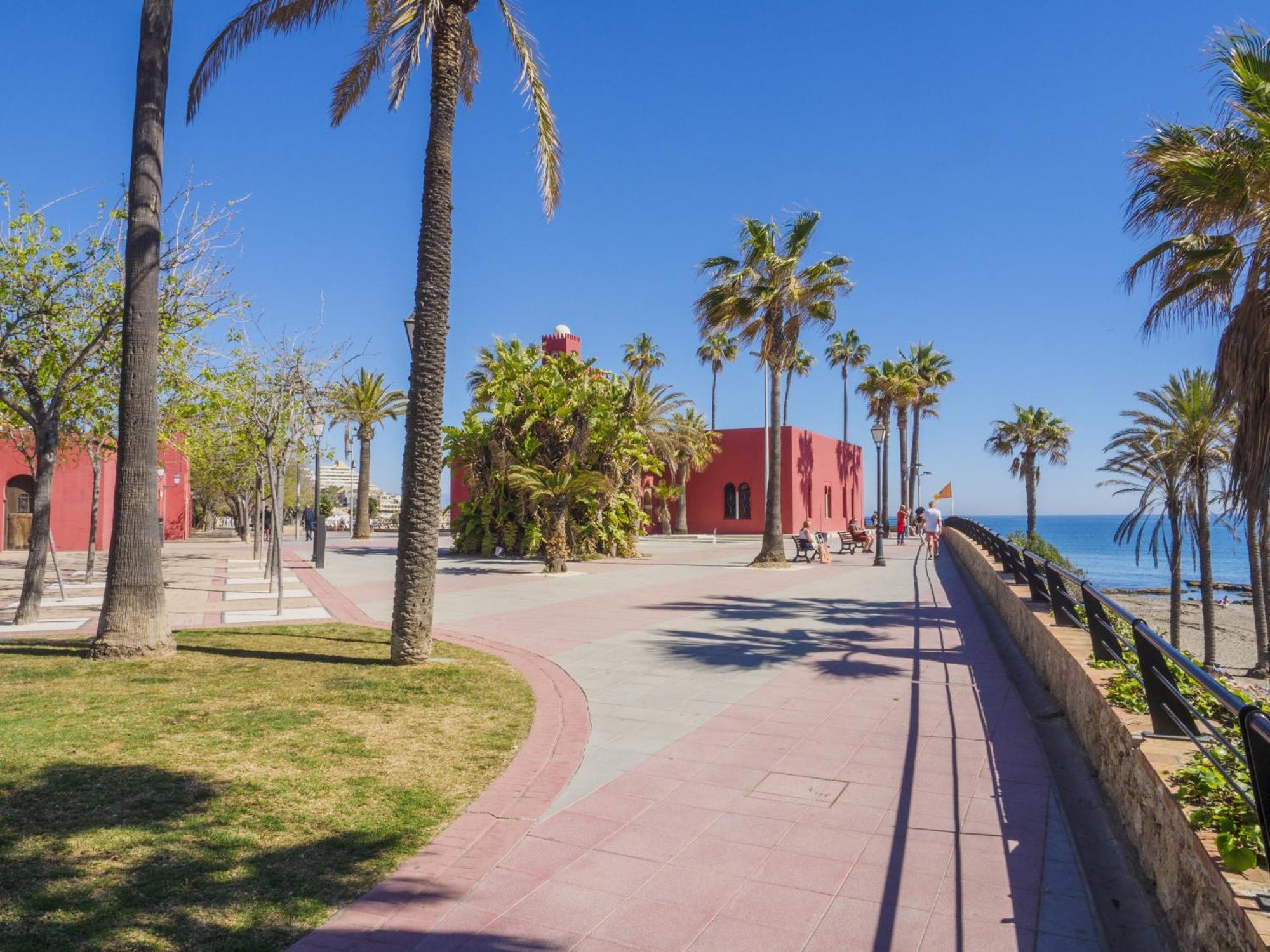 Cubo's Estudio Naciones 432 Only Adults Apartment Benalmadena