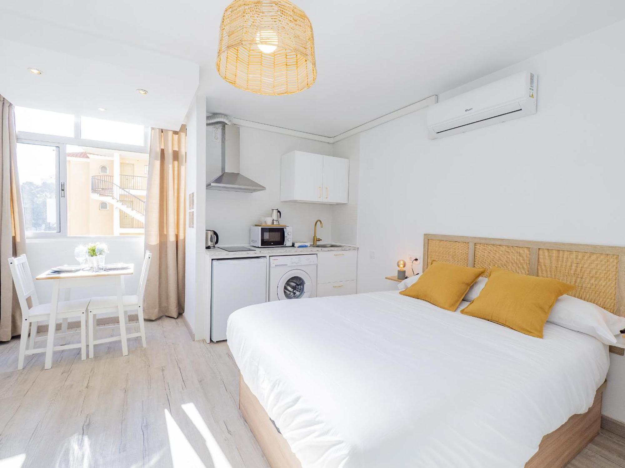 Cubo's Estudio Naciones 432 Only Adults Apartment Benalmadena